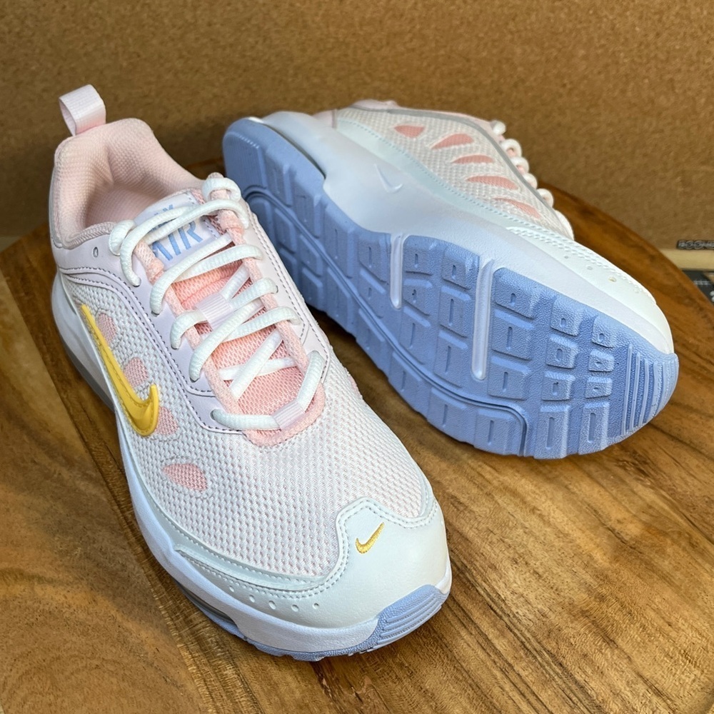 Nike Air max AP W
NWOT - Picture 7 of 9